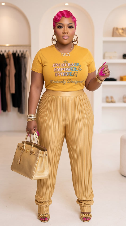 Stärke. Stärke. Entwickle dich weiter. – Inspiriere eine Schwester T-Shirt (Gold)